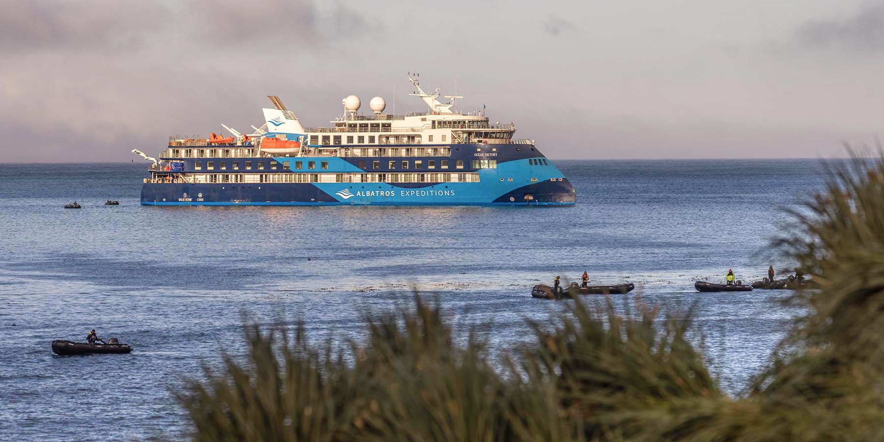 buiten_schip_Cruiseship_OceanVictory_Antarctica_01_AE_SMALL_3-1